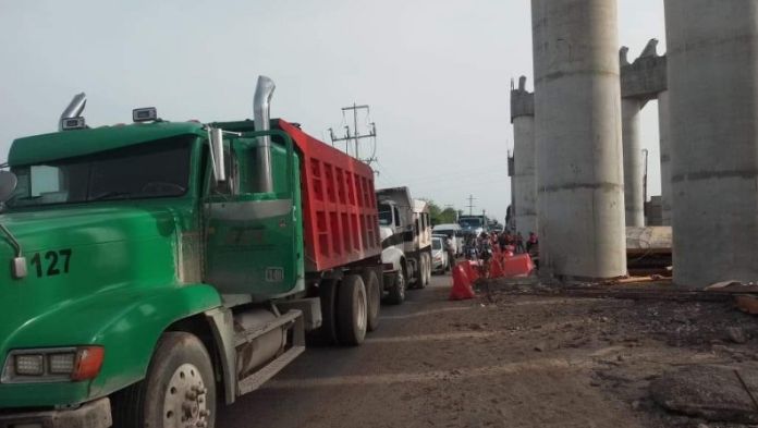 Transportistas de Veracruz reclaman adeudo de 5 mdp a contratistas del Tren Maya