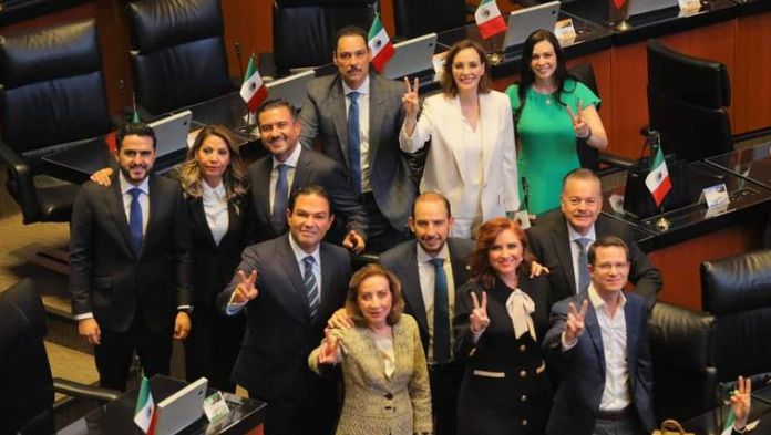 Rinden protesta senadores del Verde, Morena, PRI y PAN de Veracruz