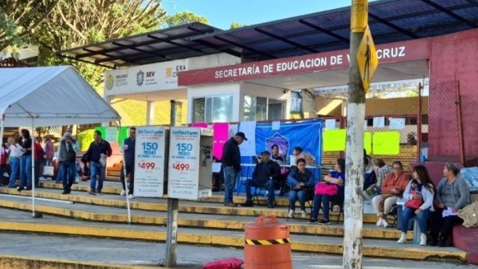 Sindicato magisteriales tomaron la SEV en reclamo de falta de pagos y acuerdos incumplidos