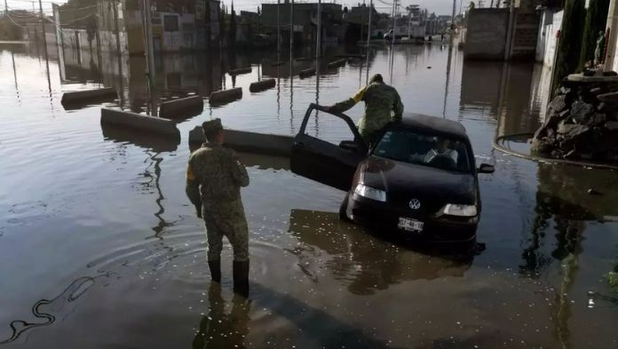 Chalco, un mes bajo aguas negras por deficiencias en el drenaje