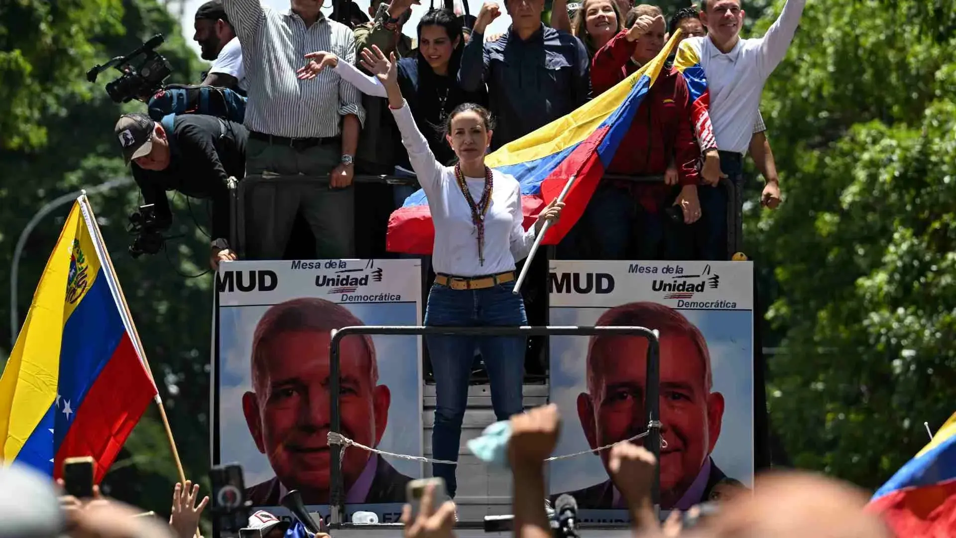 Desafían a Maduro: ‘estamos fuertes’; reaparece la opositora María Corina Machado