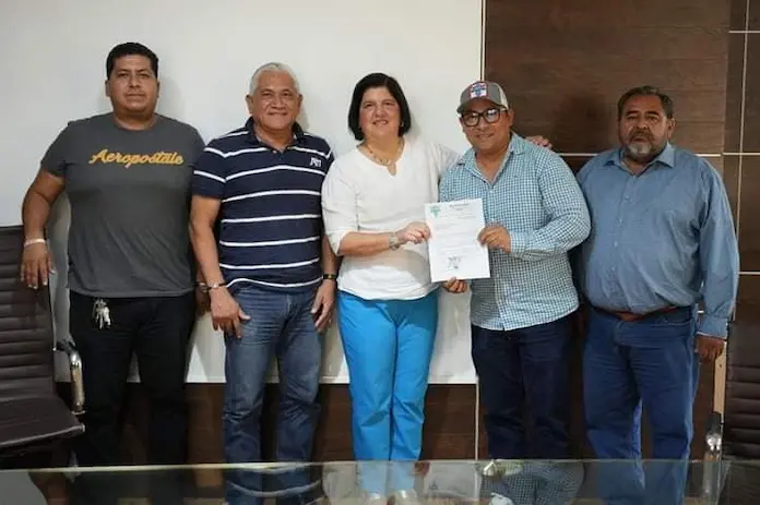 Reciben en el H. Ayuntamiento de San Andrés Tuxtla al Presidente de la Liga del Sureste de Béisbol