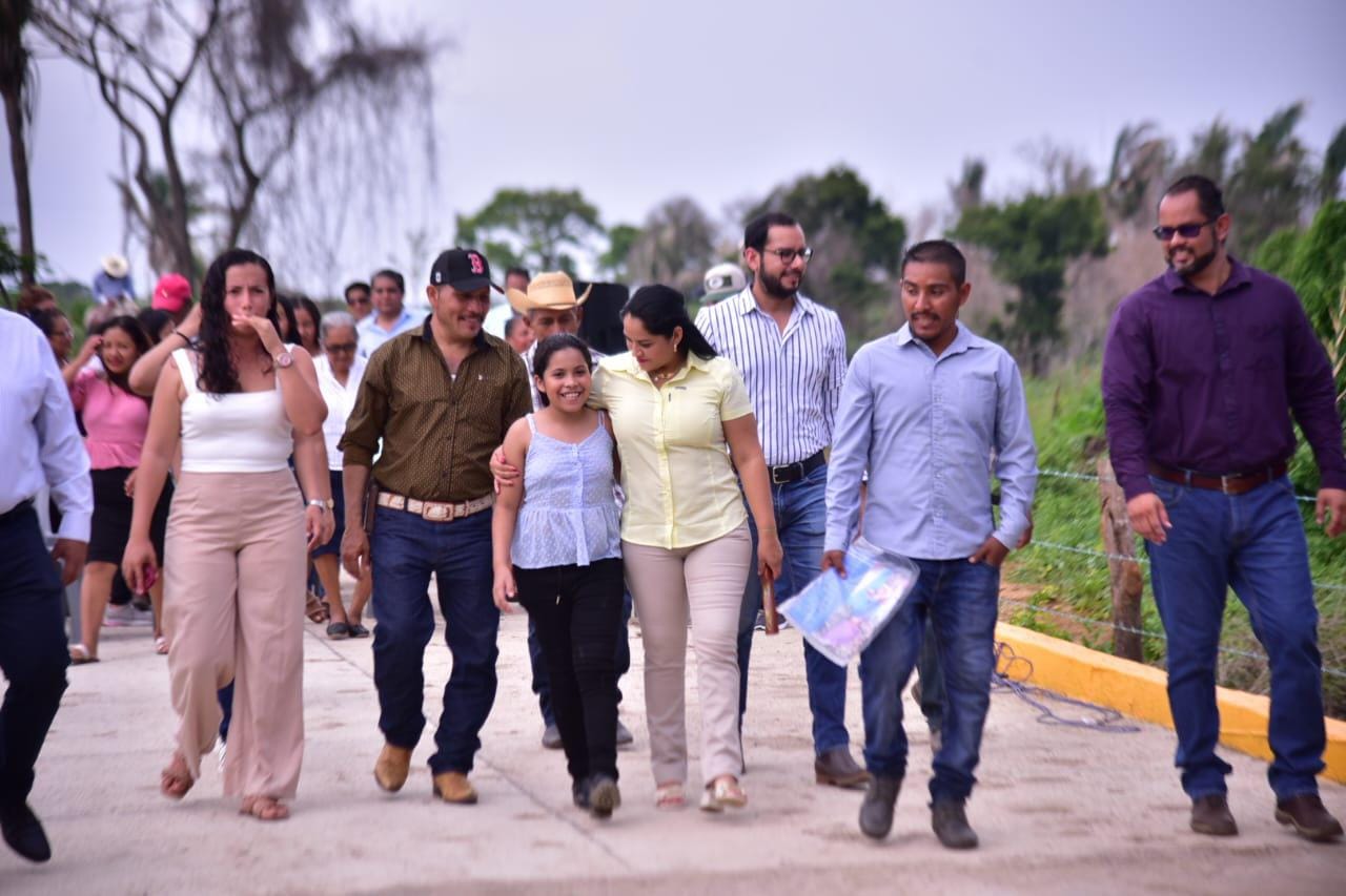 Inauguran puente de la localidad de Mata de caña en Santiago Tuxtla