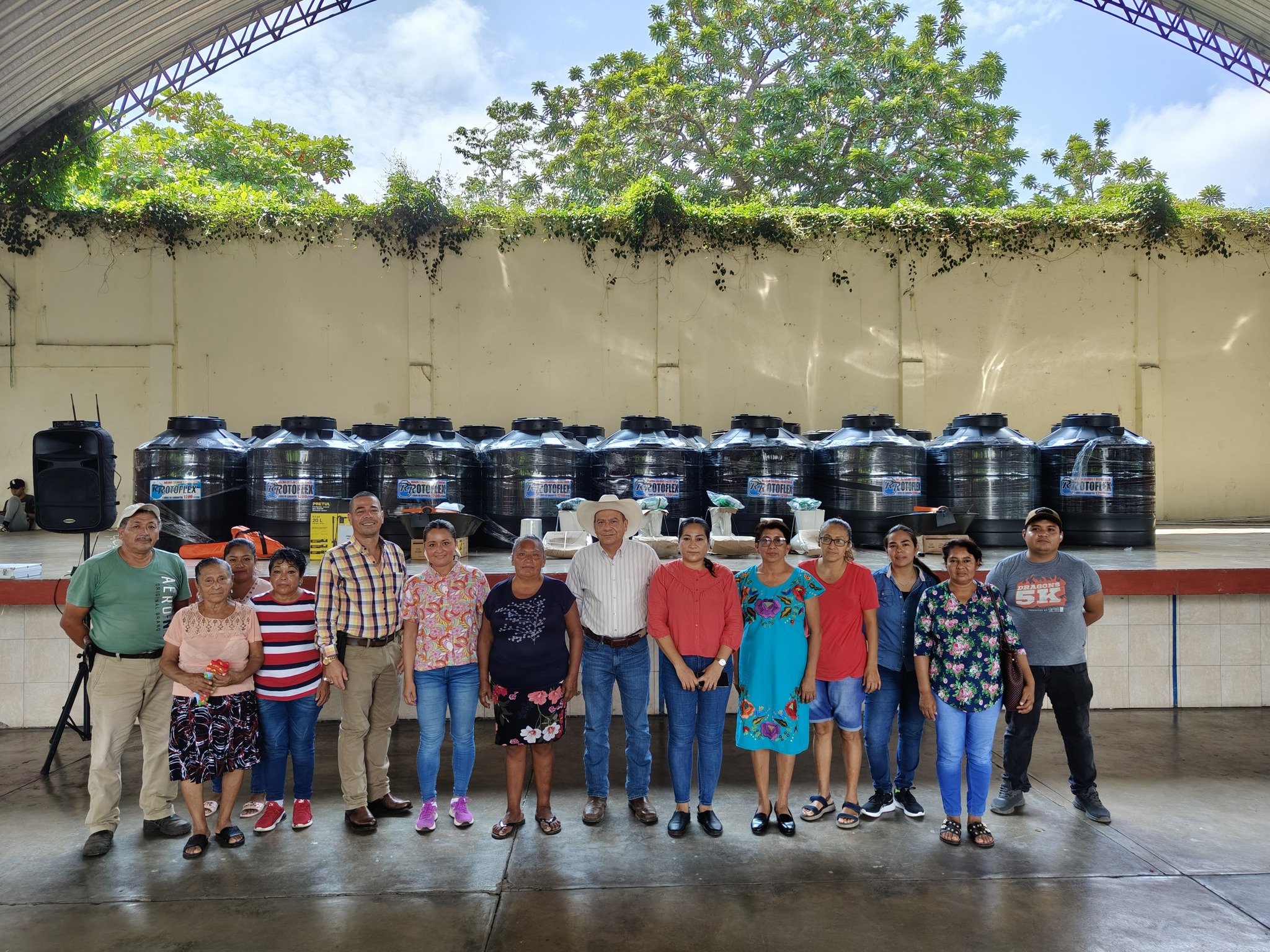 Entrega de materiales y herramientas con precio subsidiado