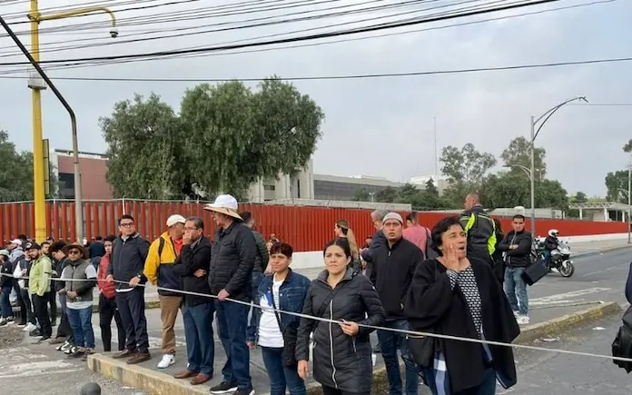 Trabajadores del PJ bloquean acceso a la Cámara de Diputados