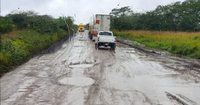 Cuitláhuac pide a los ciudadanos “paciencia” porque Sheinbaum arreglará las carreteras