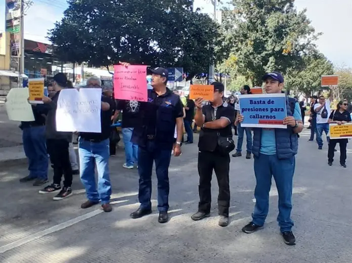 Trabajadores de RTV se manifiestan y exigen renuncia del director y subdirector