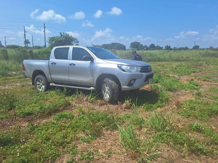 Encuentran camioneta de funcionario municipal privado de la libertad con su padre en Isla