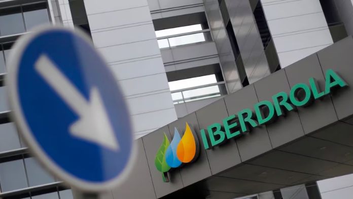 Funcionarios de Hacienda contratados por empresa que intervino en compra de plantas de Iberdrola