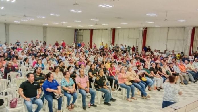Trabajadores del Ayuntamiento de Poza Rica emplazan a huelga en demanda de aumento salarial