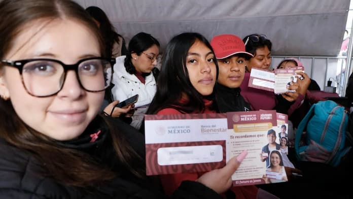 Diputados elevan a rango constitucional el programa Jóvenes Construyendo el Futuro; pasa al Senado