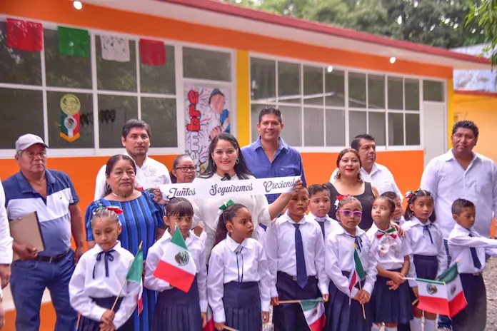 Inauguran aula dúplex de la Escuela Primaria en la localidad de Sehualaca