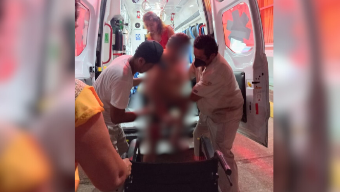 Hombre mutil@ a m@chetazøs a un abuelo y su nieta en Acayucan