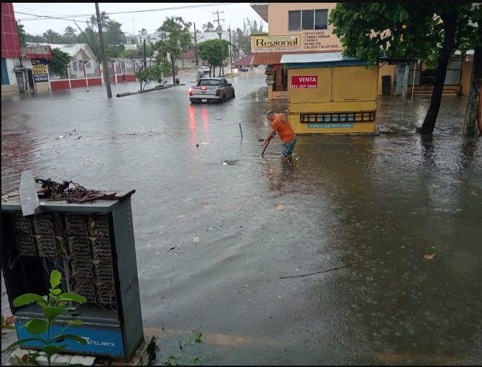 Lluvia deja afectaciones en más de 2 mil 500 viviendas en Veracruz