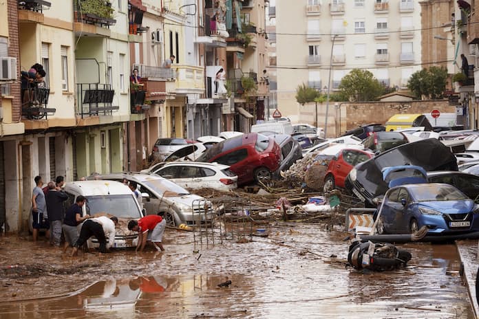 Inundaciones repentinas dejan más de 60 muertos en Valencia, España