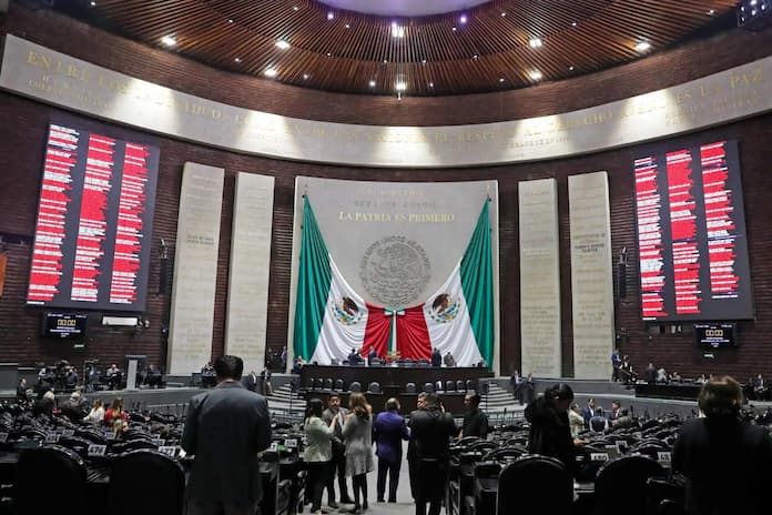 Diputados aprueban ‘Ley Silla’ para proteger a quienes trabajan de pie