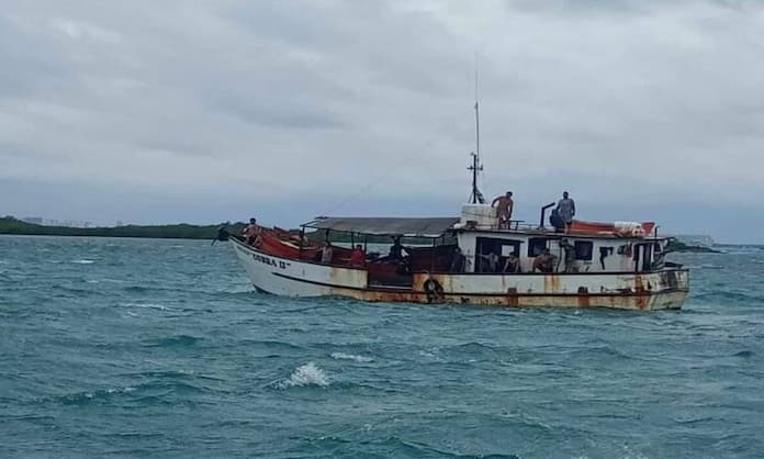 Desaparecen 15 pescadores en Yucatán por el paso de ‘Milton’