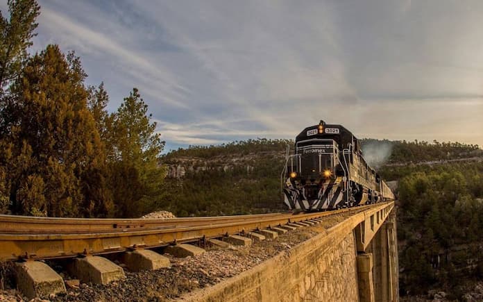 Diputados aprueban reforma para reactivar los trenes de pasajeros