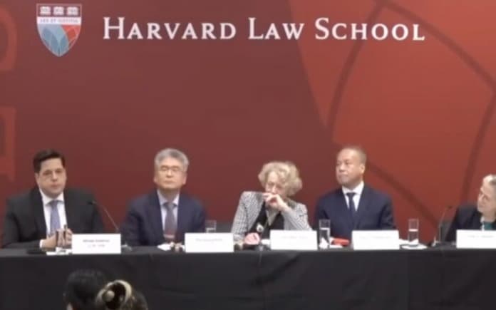 Requisitos para ser ministro de la SCJN provocan risas en Harvard; “no estoy bromeando”, dice el Ministro Ortiz Mena