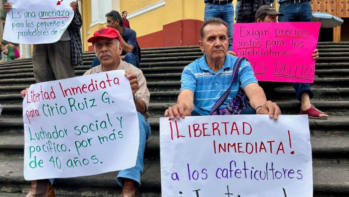 Cafetaleros exigen a Segob su intervención para retirar demanda de AMSA