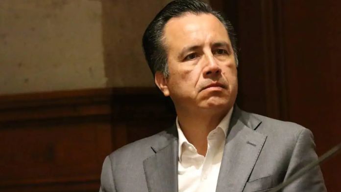 Cuitláhuac se robó el dinero que era para carreteras de Veracruz: MC