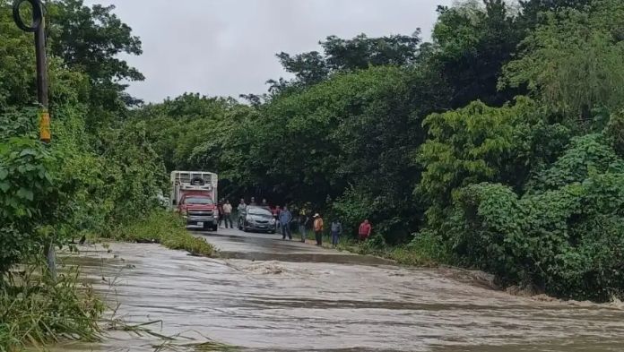 Derrumbes en carreteras de Veracruz a causa de las lluvias