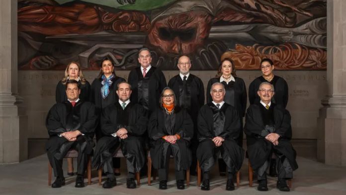 Senado recibe 8 renuncias de ministros de la Corte; Fernández Noroña los llama «bellacos»