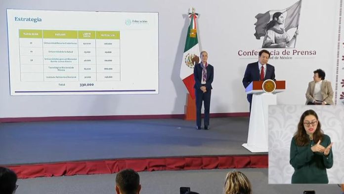 Gobierno presenta plan para aumentar lugares en educación superior
