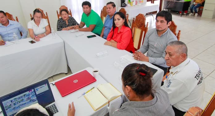 Acude alcaldesa de Santiago Tuxtla a reunión con la Jurisdicción Sanitaria No.10