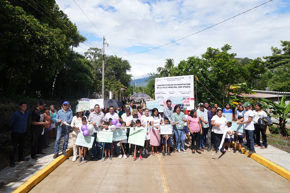 Inaugura alcaldesa 3ra etapa de pavimento en calle principal de Francisco J. Moreno.