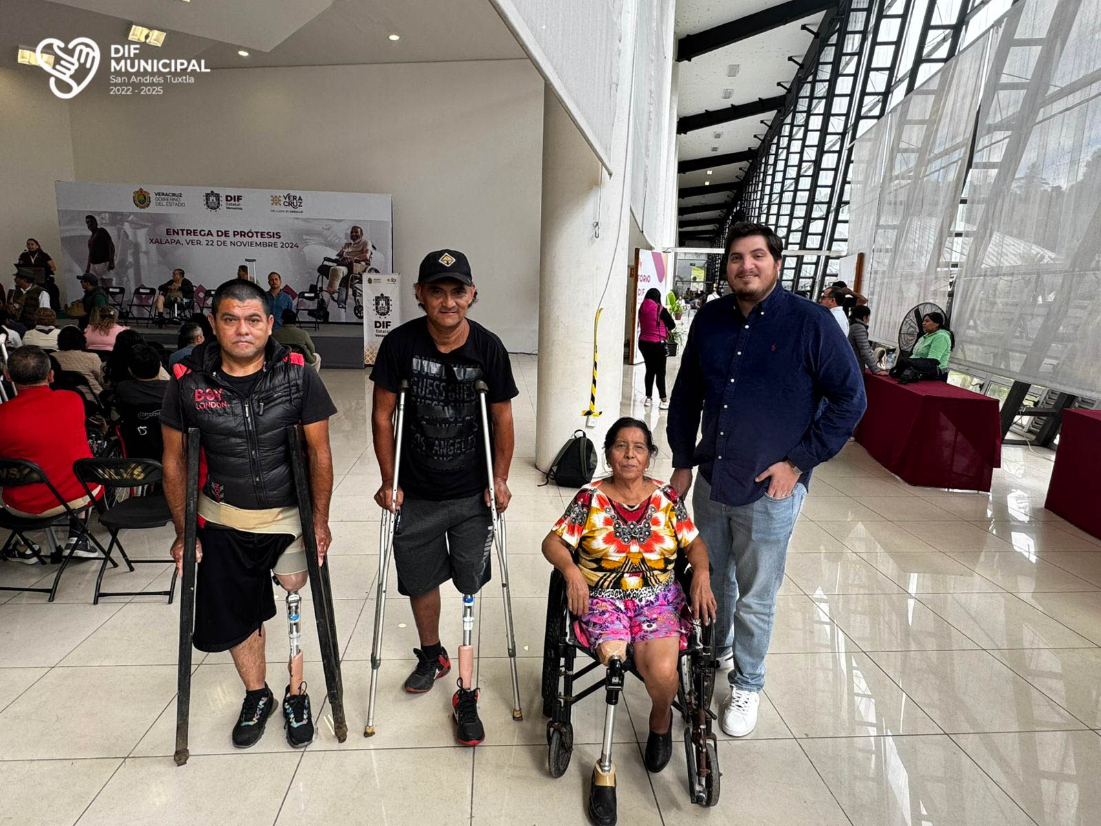 Acompaña DIF Municipal de san Andrés Tuxtla en la entrega de prótesis por parte del DIF Estatal
