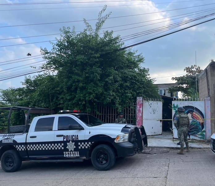 €jecutan a masculino al interior de un restaurante en Acayucan