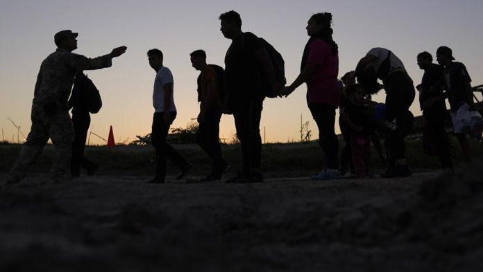 El Cártel del Noreste recurre a Facebook para el contrabando de migrantes, advierte EEUU