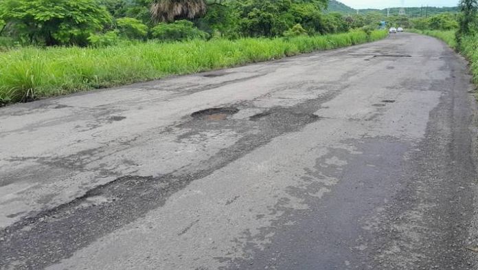 Impacta en la actividad económica lo deplorable de las carreteras en Veracruz: Canaco