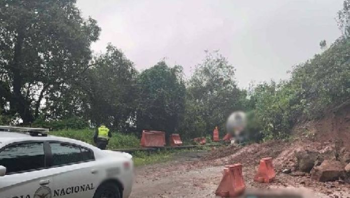 A finales de febrero abriendo un carril de la autopista en Cumbres de Maltrata