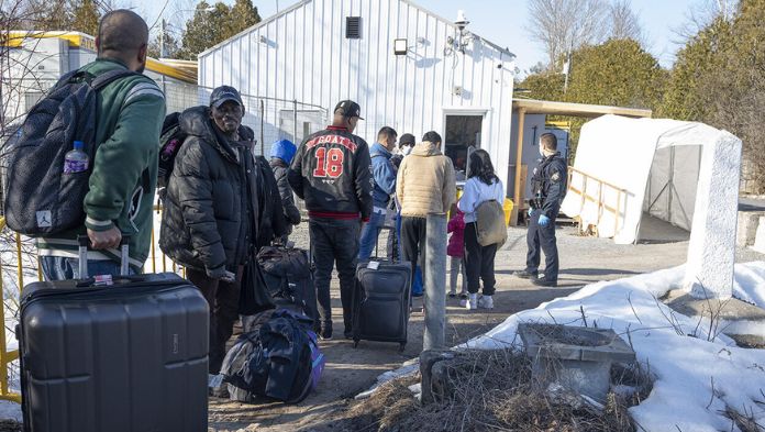 Canadá también cierra su frontera a migrantes ante amenazas de E.U