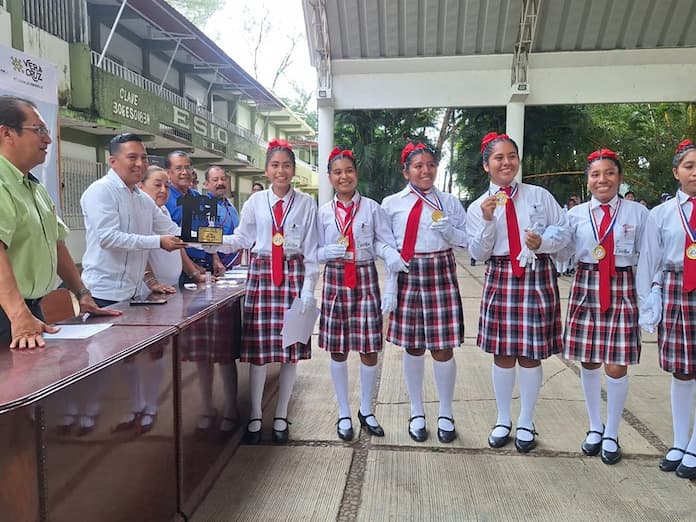 Autoridades municipales acuden al Encuentro Regional de Escoltas de TEBAEV Zona Los Tuxtlas.