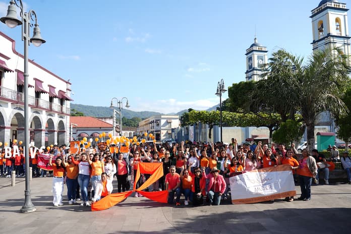 Autoridades municipales y mujeres sanandrescanas, marchan en contra de la violencia de género