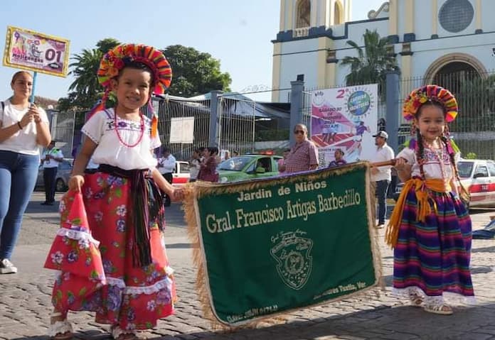 Desfile infantil de la Mojiganga en el marco de las Fiestas Patronales de San Andrés Apóstol 2024