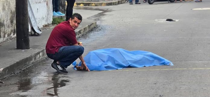 Abuelito ciclista mur1ó embestido por un biker, en Veracruz