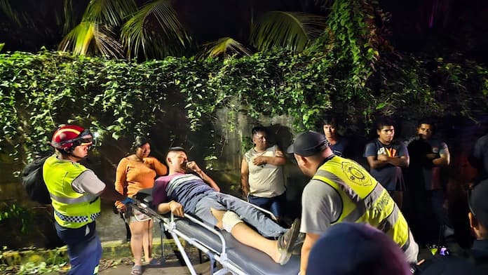 Dos her1dos tras choque entre taxi y motocicleta en San Andrés Tuxtla