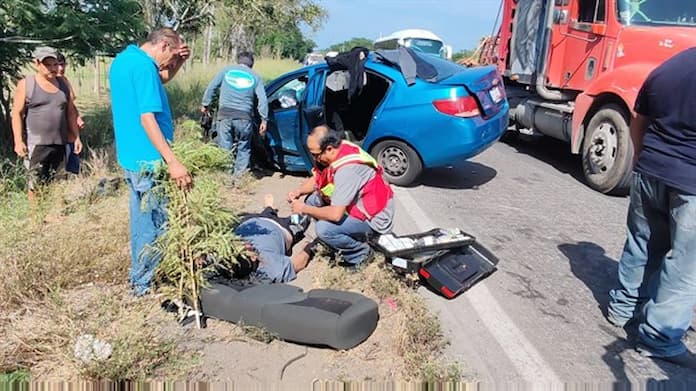 Fuerte accidente múltiple deja tres personas severamente les1onadas en Medellín de Bravo