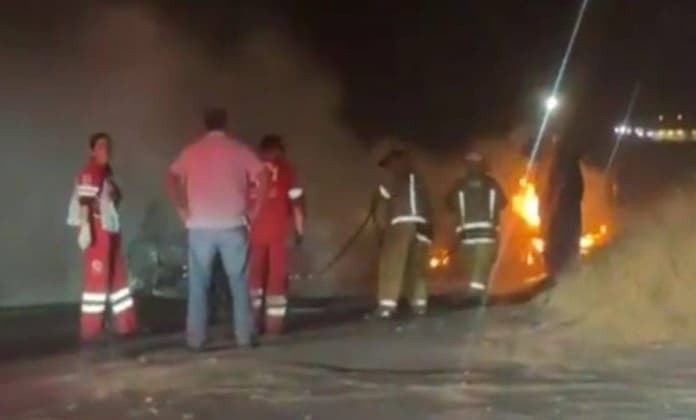 Operativo desata bloqueos e incendio de autos en Altos de Jalisco