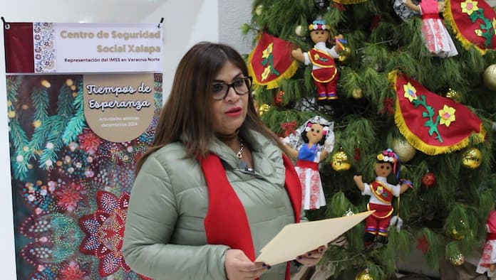 Enciende IMSS Veracruz Norte Árbol Navideño 2024