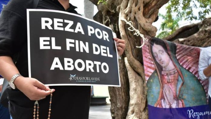 Iglesia católica critica «vorágine legislativa» para despenalizar el aborto en México
