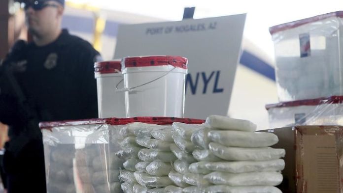 Cárteles reclutan a estudiantes de química para fabricar fentanilo: New York Times