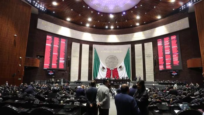 Diputados aprueban reforma que reduce brecha salarial de mujeres