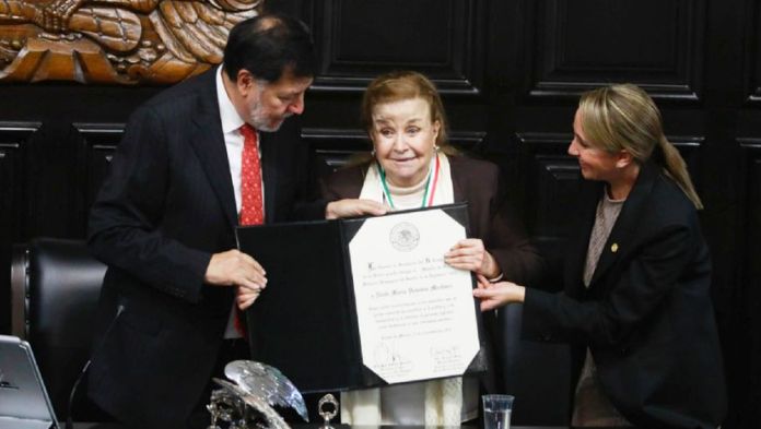 Senado entrega Medalla Belisario Domínguez a la periodista Ninfa Deándar
