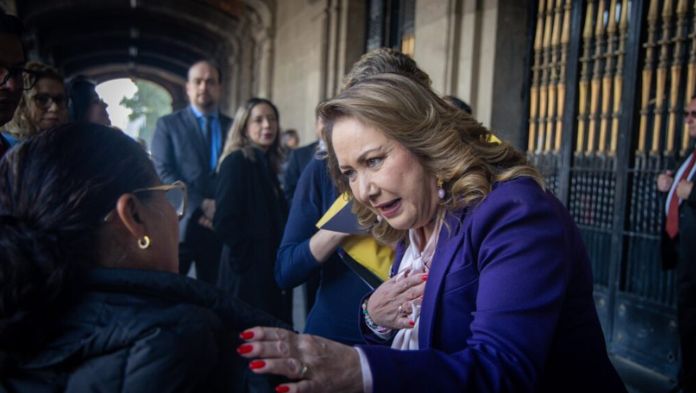 Tribunal ordena a la UNAM dejar sin efectos procedimientos por supuesto plagio de tesis de la ministra Esquivel