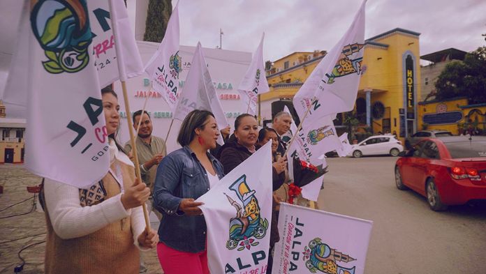 Más de 20 mil mexicanos regresan de EU en caravana para pasar fin de año
